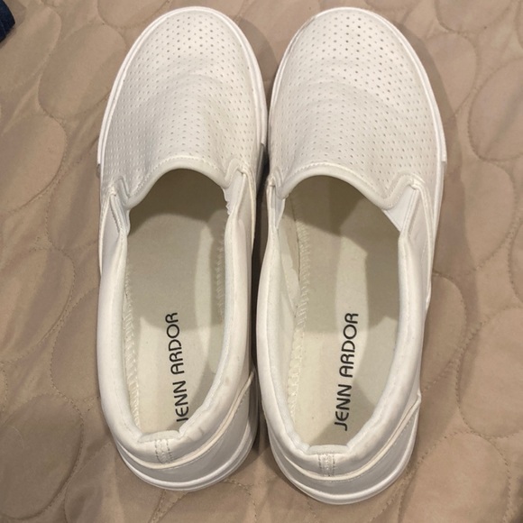 Jenn Ardor Shoes - Great white slip on size 10